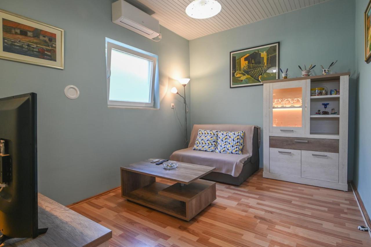 Apartment Zelina Mali Losinj Bagian luar foto