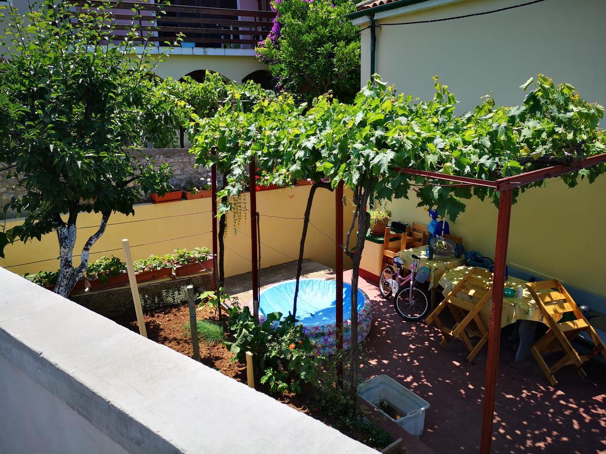 Apartment Zelina Mali Losinj Bagian luar foto